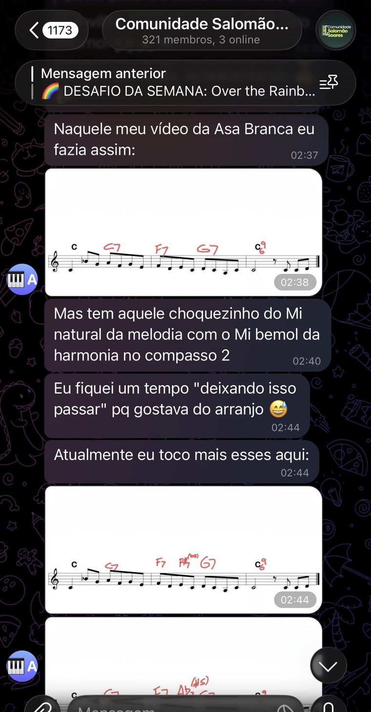 Aluno mostra duas versões da harmonia de Asa Branca e explica a mudança que fez no arranjo